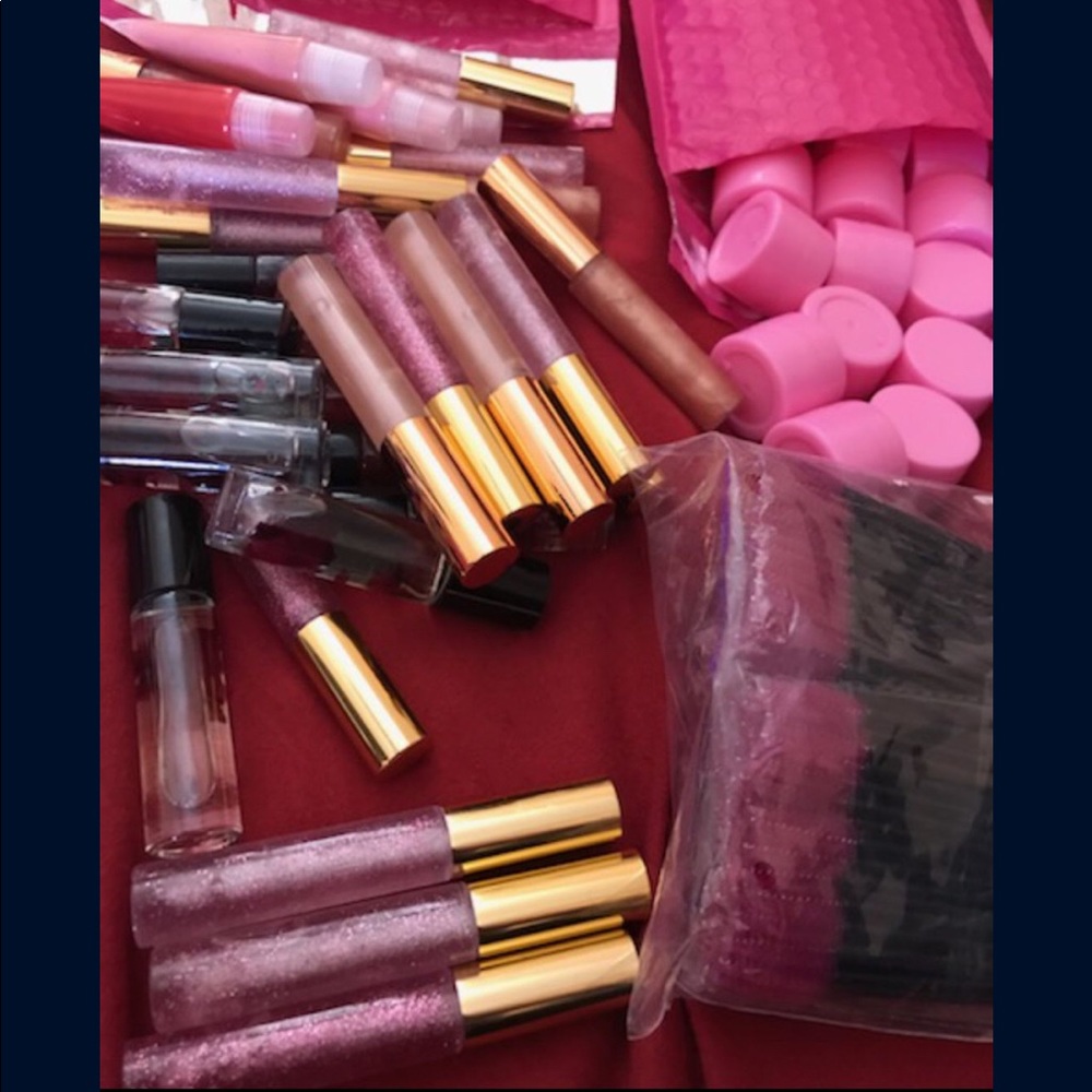 makeup . - Picture 2 of 5